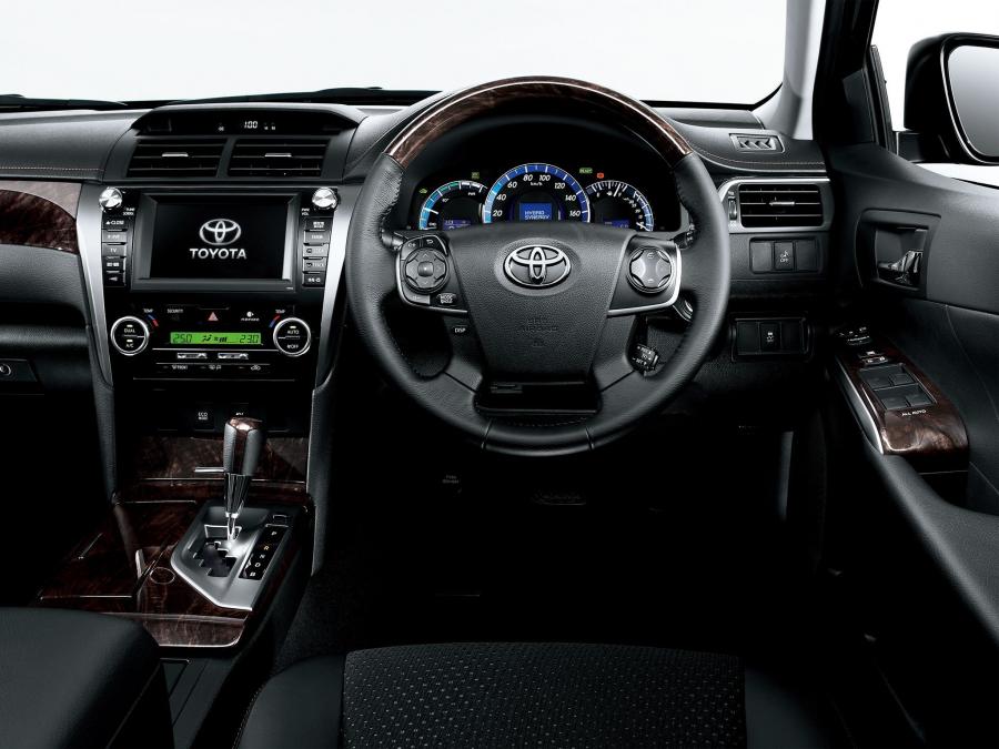  Toyota Camry G Package Premium Black 2013 года  (фото 2 из 3)